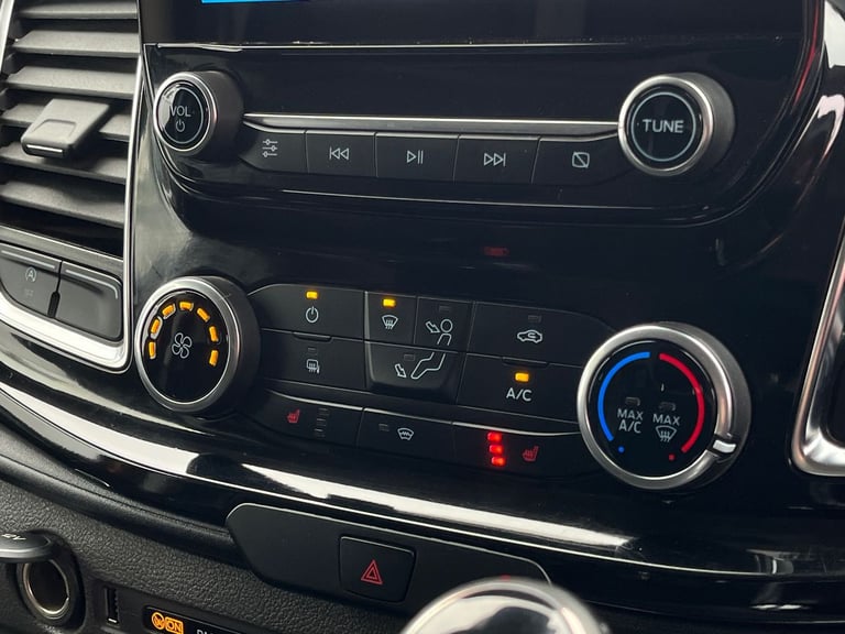 2021 Ford Transit Custom Transit Custom 2.0 EcoBlue 130ps Low Roof Limited Van Van DIESEL Manual