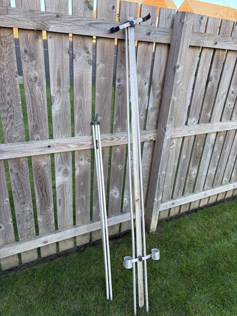 Rod stand Ian Gould small one left 