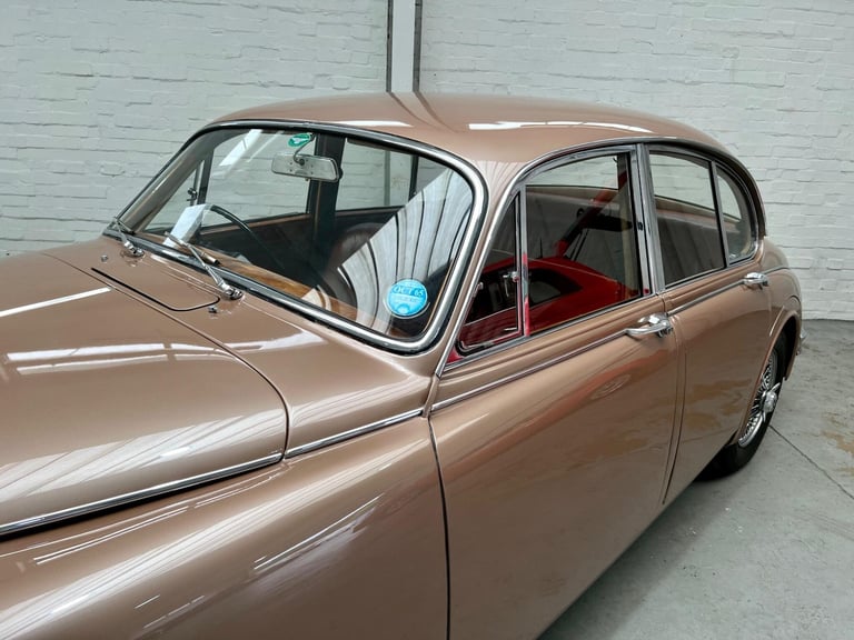 1965 Daimler V8 Petrol Automatic