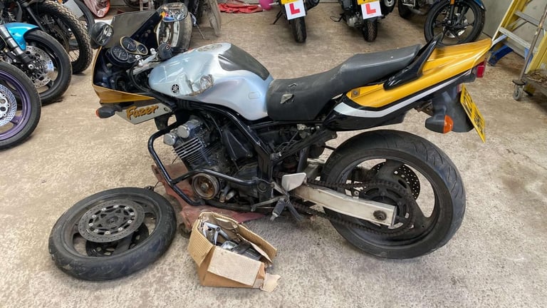 image for Yamaha FZS FAZER 600 2000 BREAKER PARTS BIKE PROJECT 600CC