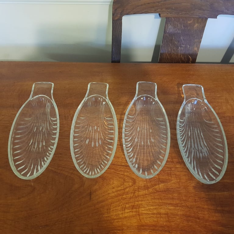 image for Set of Four Oval Glass Dishes Perfect for Desserts
