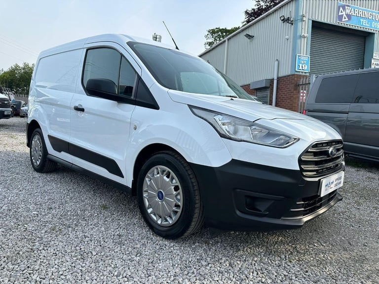 FORD TRANSIT CONNECT 1.5 220 EcoBlue Combi Van 2018