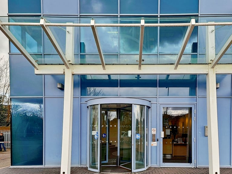 Crawley - RH10 1JH, Flexible coworking memberships in Regus Station Way - Pinnacle