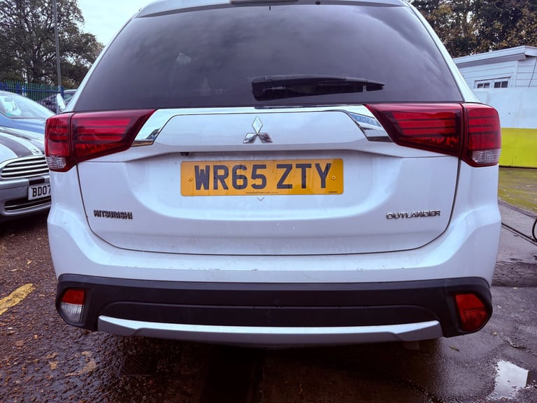Mitsubishi, OUTLANDER, Estate, 2015, Manual, 2268 (cc), 5 doors