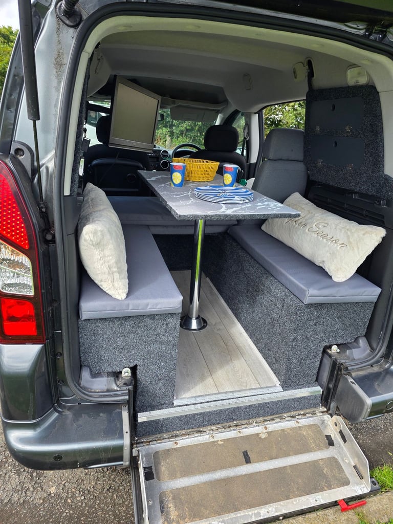 2015 PEUGEOT PARTNER CAMPER / DAY VAN . Beautiful van