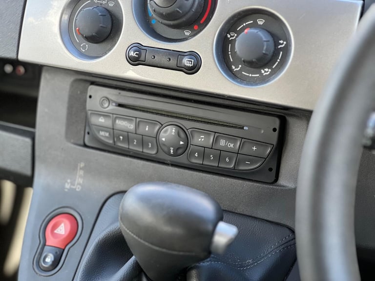 2011 Renault Kangoo 1.6 16V Expression Auto Euro 5 5dr MPV Petrol Automatic