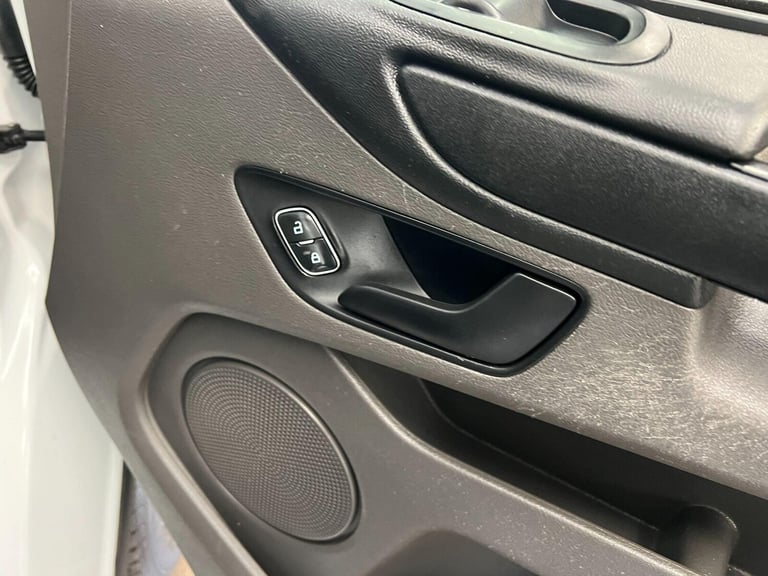 2021 Ford Transit Custom 2.0 300 EcoBlue Leader L1 H2 Euro 6 (s/s) 5dr Panel Van Diesel Manual