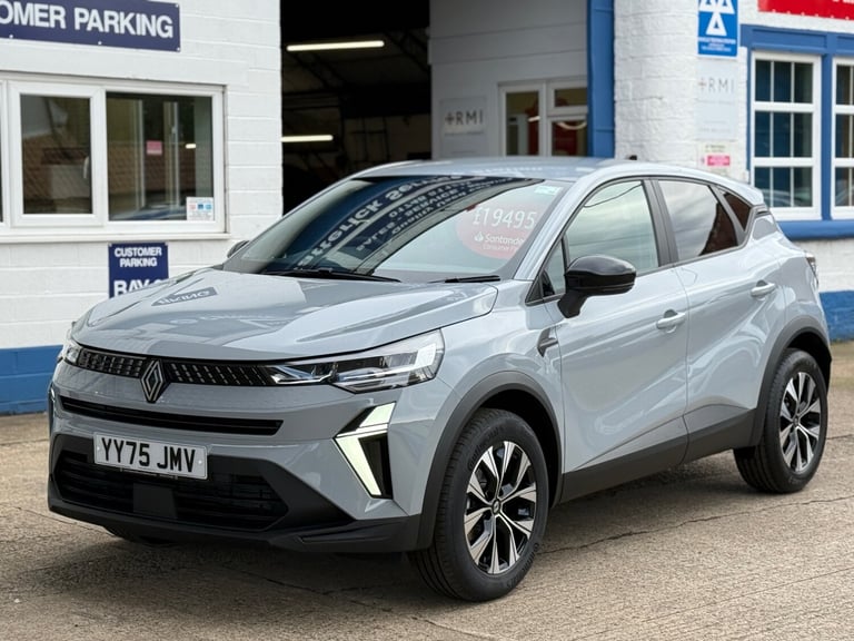 image for 2025 Renault Captur 1.0 TCE 90 Evolution 5dr, UNDER 10 MILES, SEPTEMBER 2028 RENAULT WARRANTY,  H...