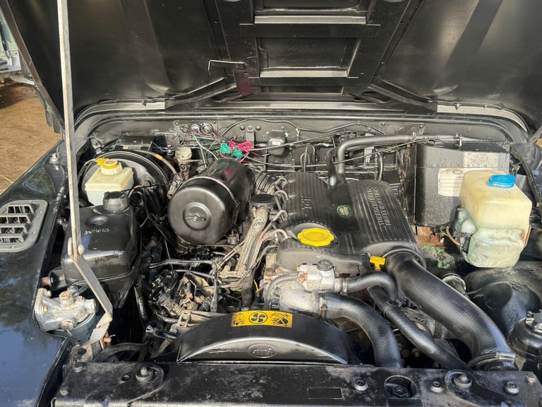  Land Rover Defender 90 2.5 TDi County Station Wagon 3dr Diesel Manual (111 bhp) Diesel Manual