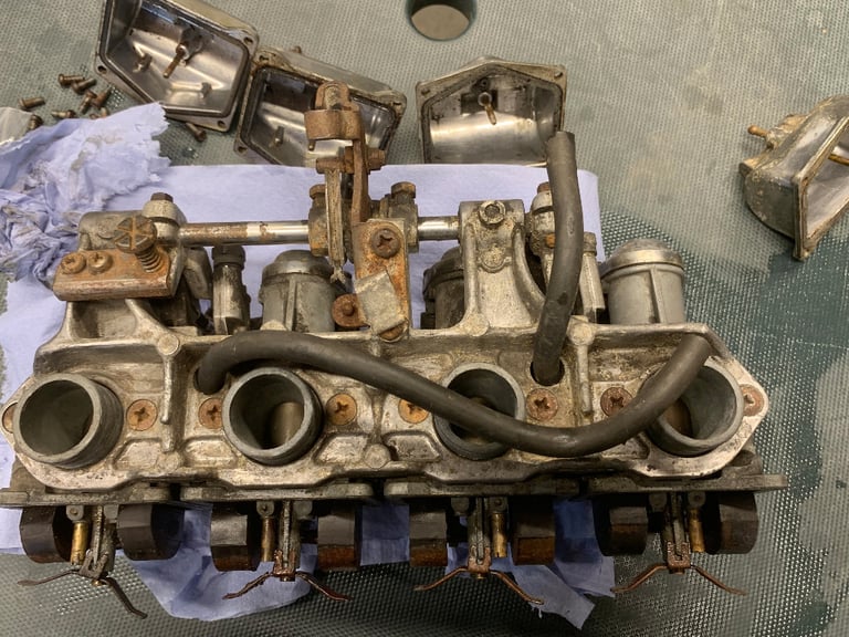 2 Sets of Keihin Carburettors 627B