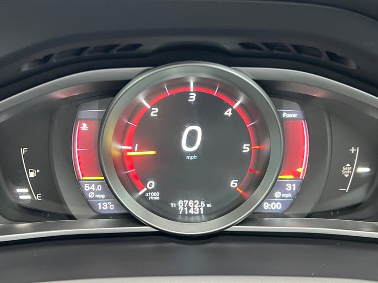 2016 Volvo V40 2.0 D2 SE Lux Nav Euro 6 (s/s) 5dr HATCHBACK Diesel Manual