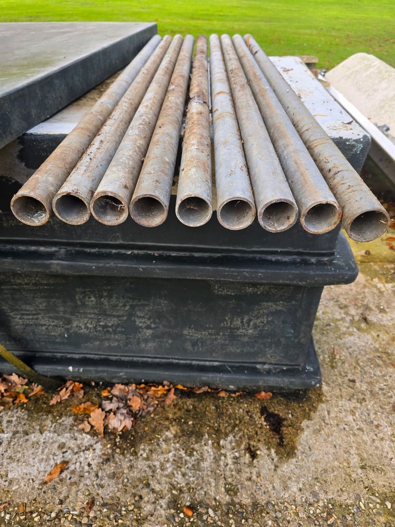 Used Scaffolding Tubes 36 in total different sizes range from 13ft to 2ft 7 selling as one lot