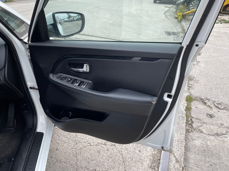 2015 Kia Carens 1.6 GDi 2 5dr MPV Petrol Manual