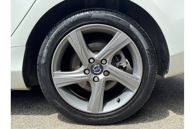 2013 Volvo V40 D2 R-Design Hatchback Diesel Automatic