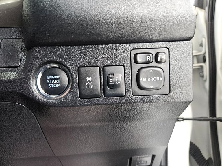 2015 15 TOYOTA RAV4 2.0 D-4D ICON SUV 5DR DIESEL MANUAL 4WD EURO 5 (S/S) (124 PS