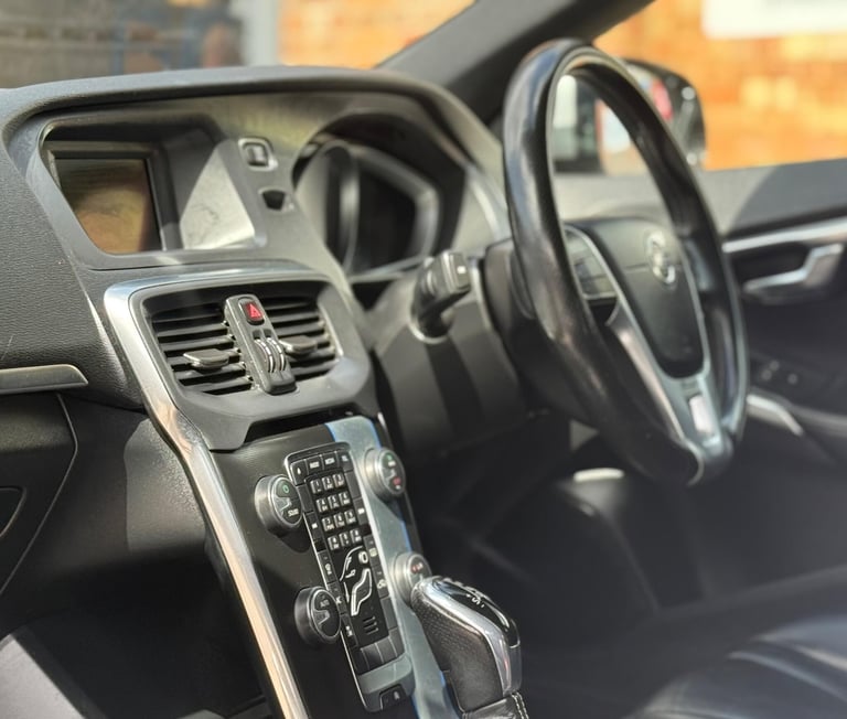 2015 Volvo V40 1.6 D2 R-Design Powershift Euro 5 (s/s) 5dr Diesel