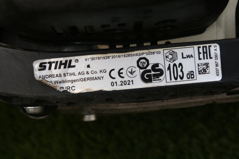 2021 Stihl HS82RC  Petrol hedge trimmers 30” blades, excellent condition, just serviced