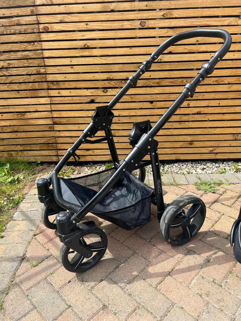 Venicci pushchair and car seat 