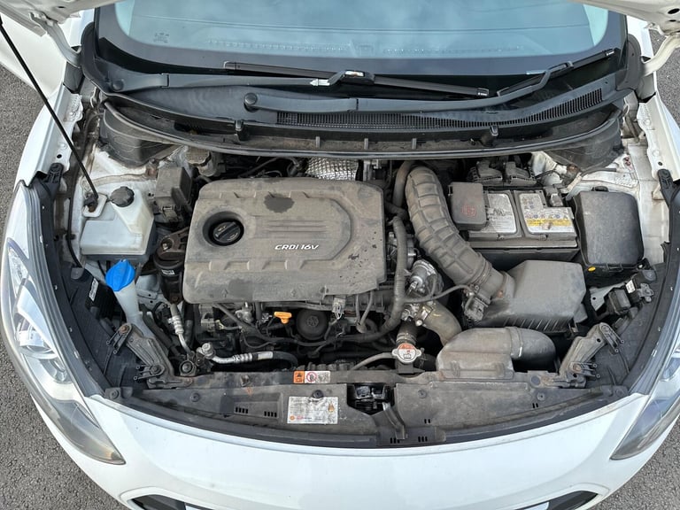 2016 Hyundai i30 1.6 CRDi Blue Drive SE DCT Euro 6 (s/s) 5dr HATCHBACK Diesel Automatic