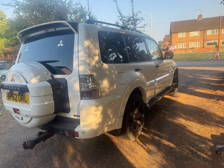 2012 Mitsubishi Shogun 3.2 DI-DC [197] SG4 Black 5dr Auto ESTATE Diesel Automatic