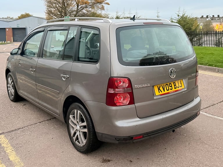 2009 (09) VOLKSWAGEN TOURAN 1.9 TDI SE BLUE-MOTION MPV 7 SEATER  
