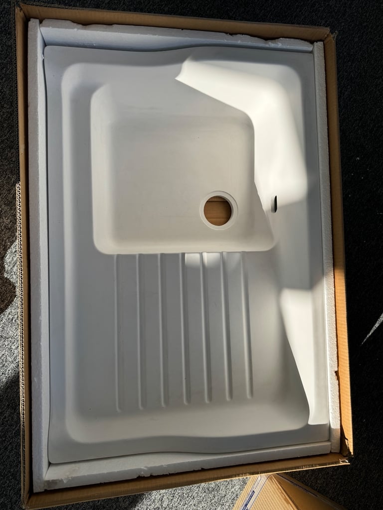 Butler/Belfast Sink, Reginox RS400 white acrylic sink and drainer. Wet area sink.