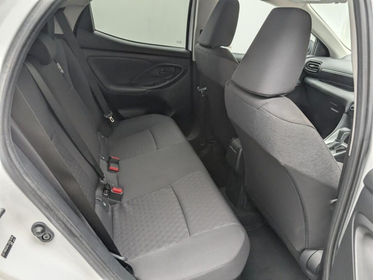 2022 Toyota Yaris 1.5 VVT-h Design Hatchback 5dr Petrol Hybrid E-CVT Euro 6 (s/s) (116 ps) -  HAT...