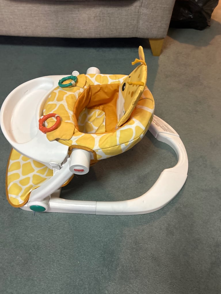 Sit me up giraffe chair with tray 