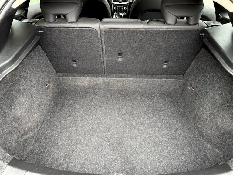 2016 Volvo V40 2.0 D2 Momentum Nav Plus Hatchback 5dr Diesel Manual Euro 6 (s/s) (120 ps) Hatchba...