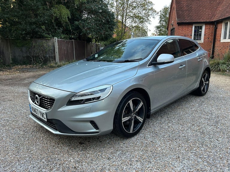 2017 Volvo V40 2.0 T2 R-Design Euro 6 (s/s) 5dr HATCHBACK Petrol Manual