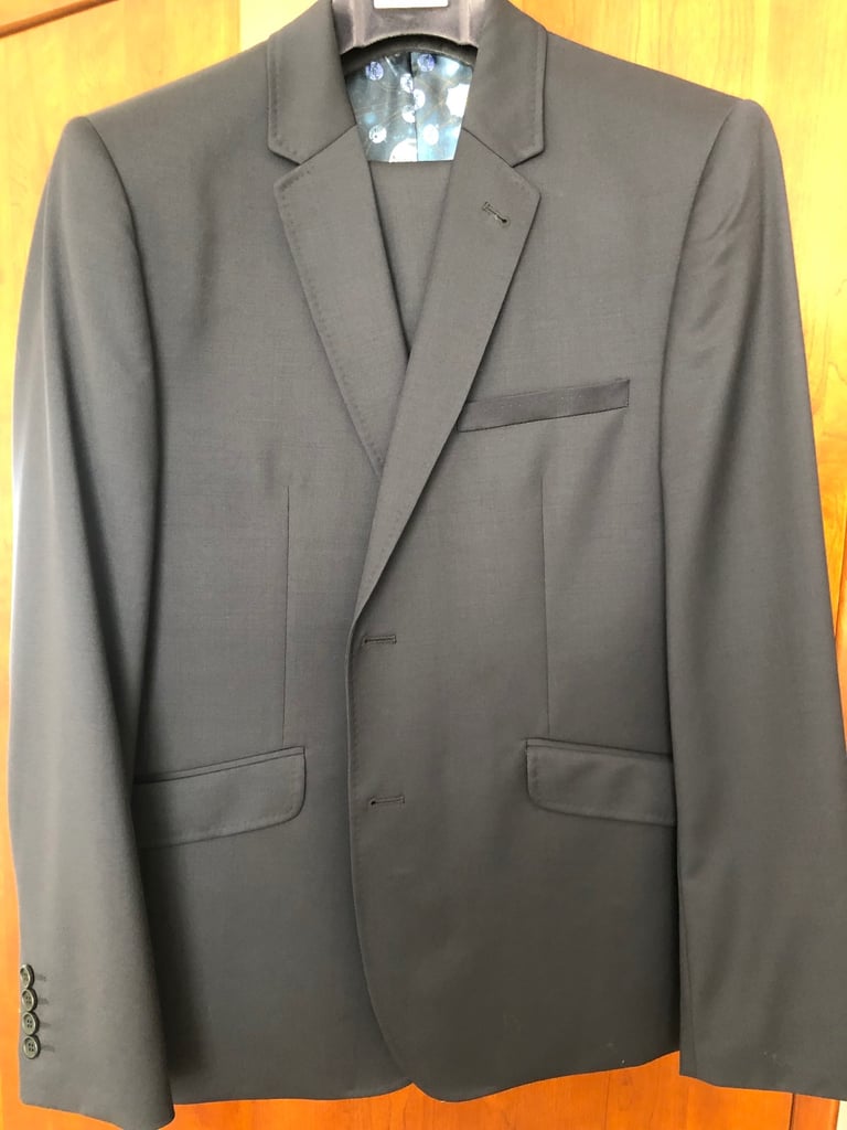 Ted Baker Suit (42S)! 
