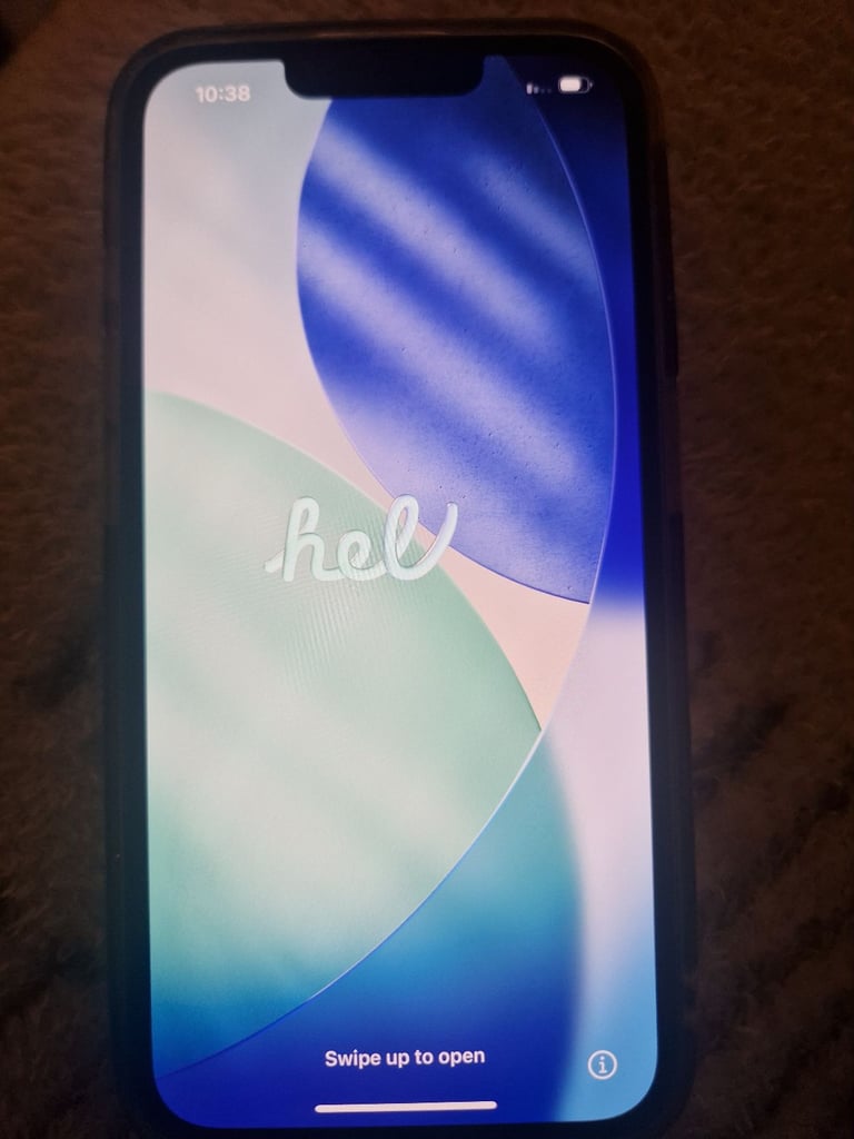 Iphone 13 pro 128gb unlocked signed out of icloud cracked back unable to Activate £90