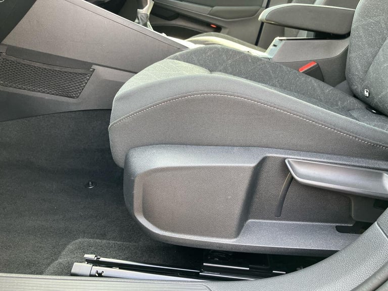 2021 Volkswagen Golf LIFE TSI ESTATE Petrol Manual