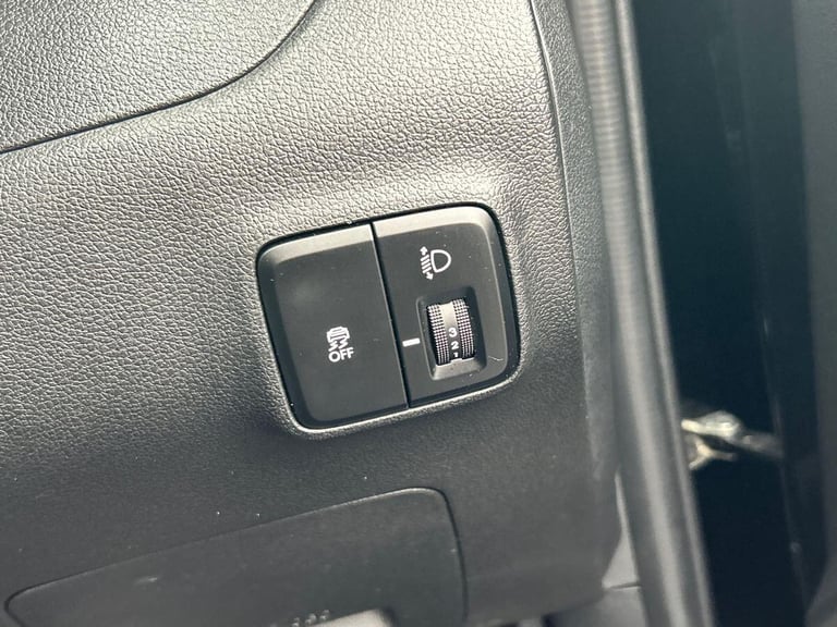 2024 Hyundai i10 1.0 Premium Hatchback 5dr Petrol Auto Euro 6 (s/s) (63 ps) Hatchback PETROL Auto...