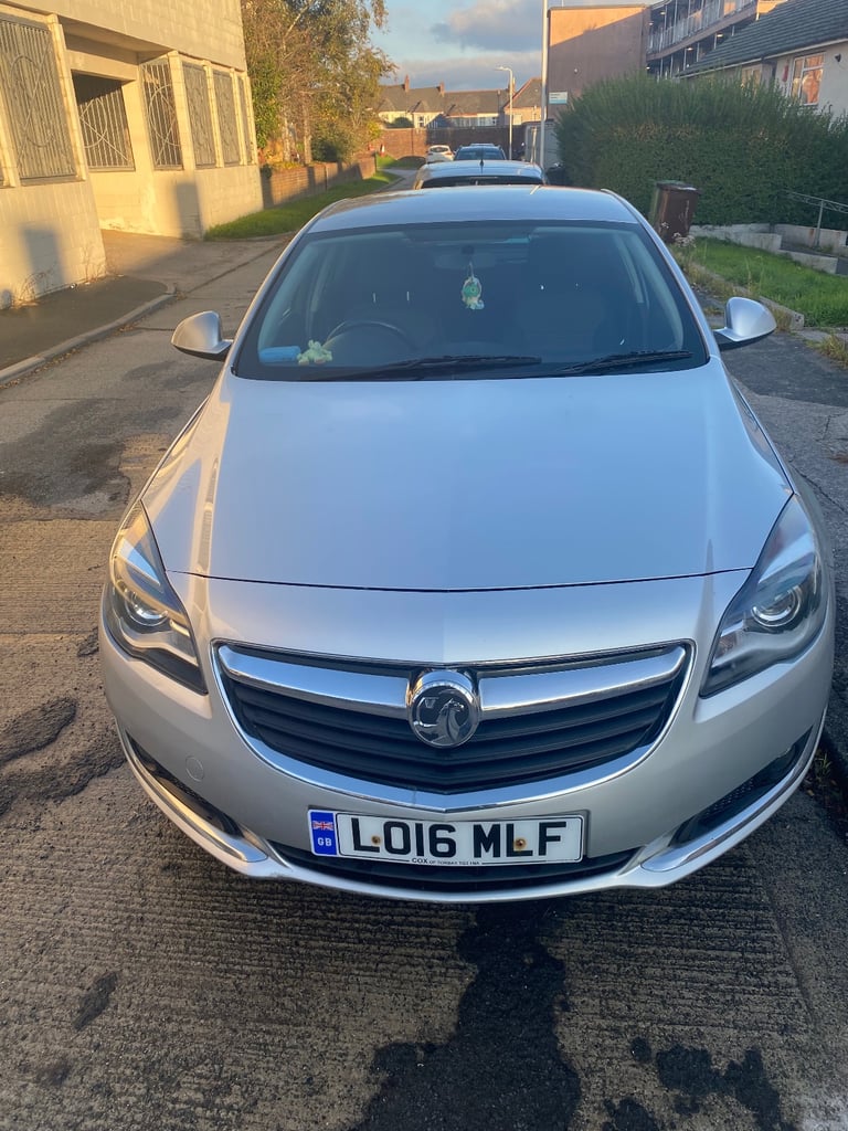 Vauxhall, Insignia, 1.6 Sri nav diesel long mot very economical 