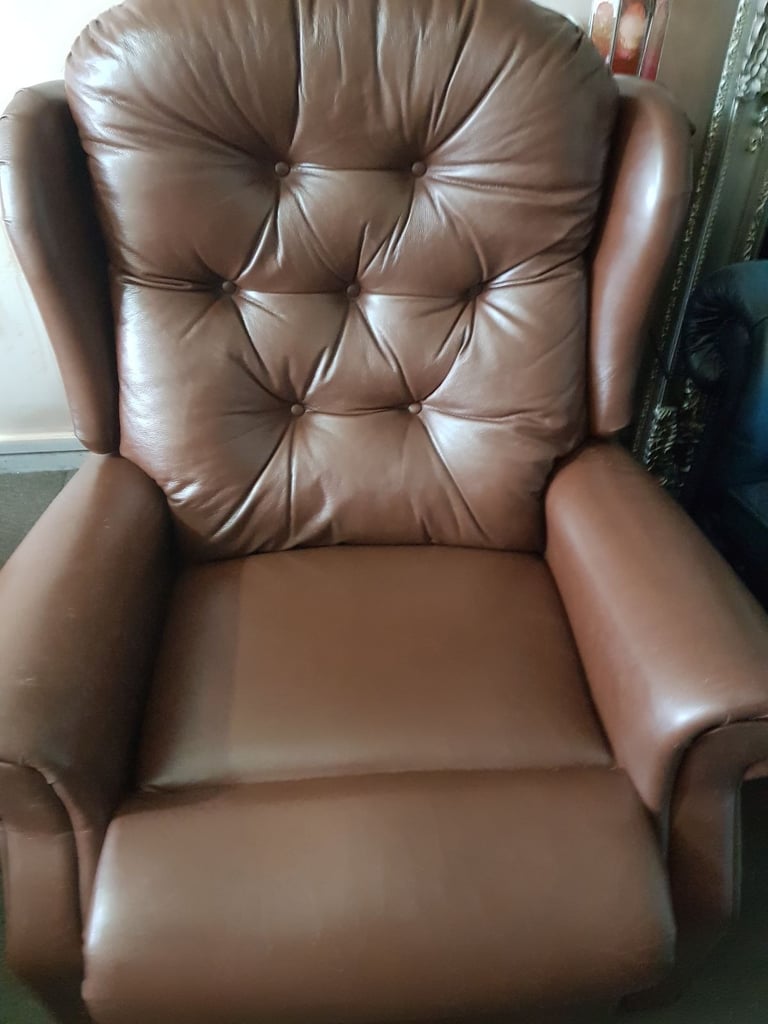 Ex Large Comfy Leather recliner Armchair FREE Delivery