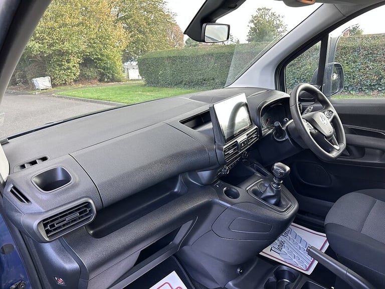 2019 Vauxhall Combo Life Turbo Design MPV Petrol Manual