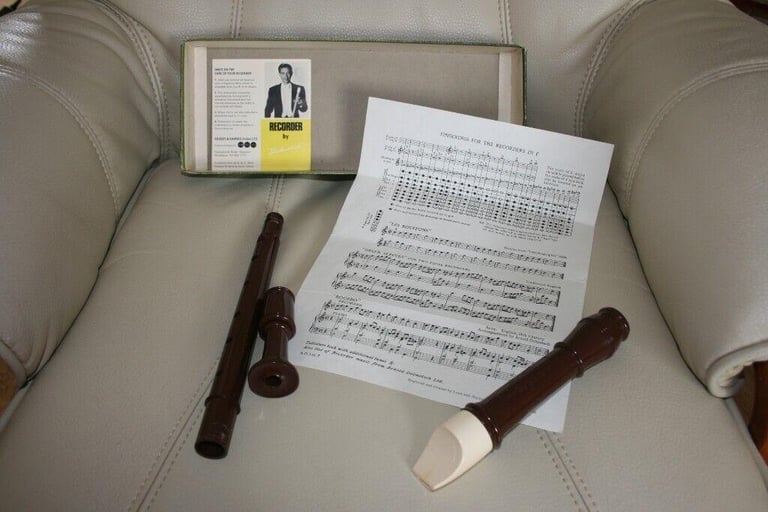 Dolmetsch Treble recorder.  Dolmetsch Recorder.  Vintage Dolmetsch Recorder