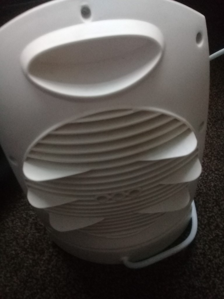 Portable electric fan heater oscillating setting. Pick up Bolton