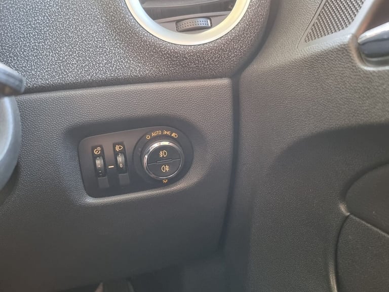 2011 Vauxhall Corsa 1.4 SE 3dr Auto HATCHBACK PETROL Automatic