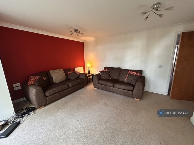 3 bedroom flat in Chesterfield Gardens, Glasgow, G12 (3 bed) (#2623322)
