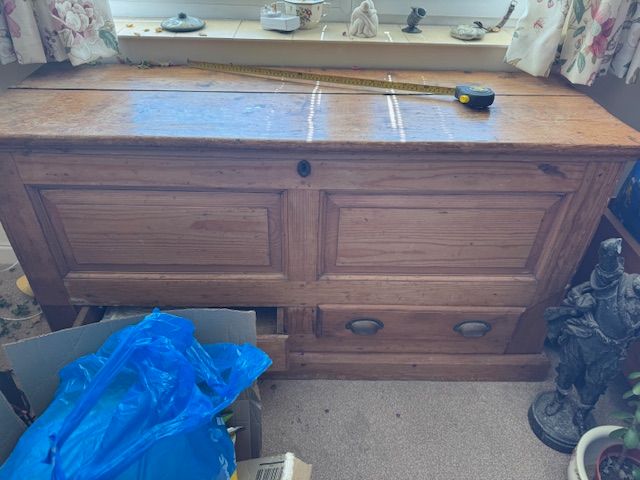 Large Victoria Wooden Blanket Chest