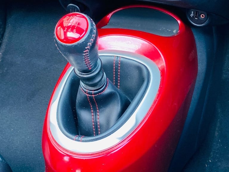 2015 Nissan Juke 1.2 DIG-T Tekna SUV 5dr Petrol Manual Euro 6 (s/s) (115 ps) HATCHBACK Petrol Manual