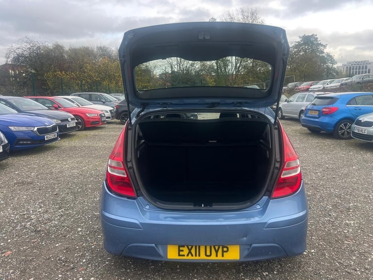2011 Hyundai i30 1.6 CRDi Comfort 5dr HATCHBACK DIESEL Manual