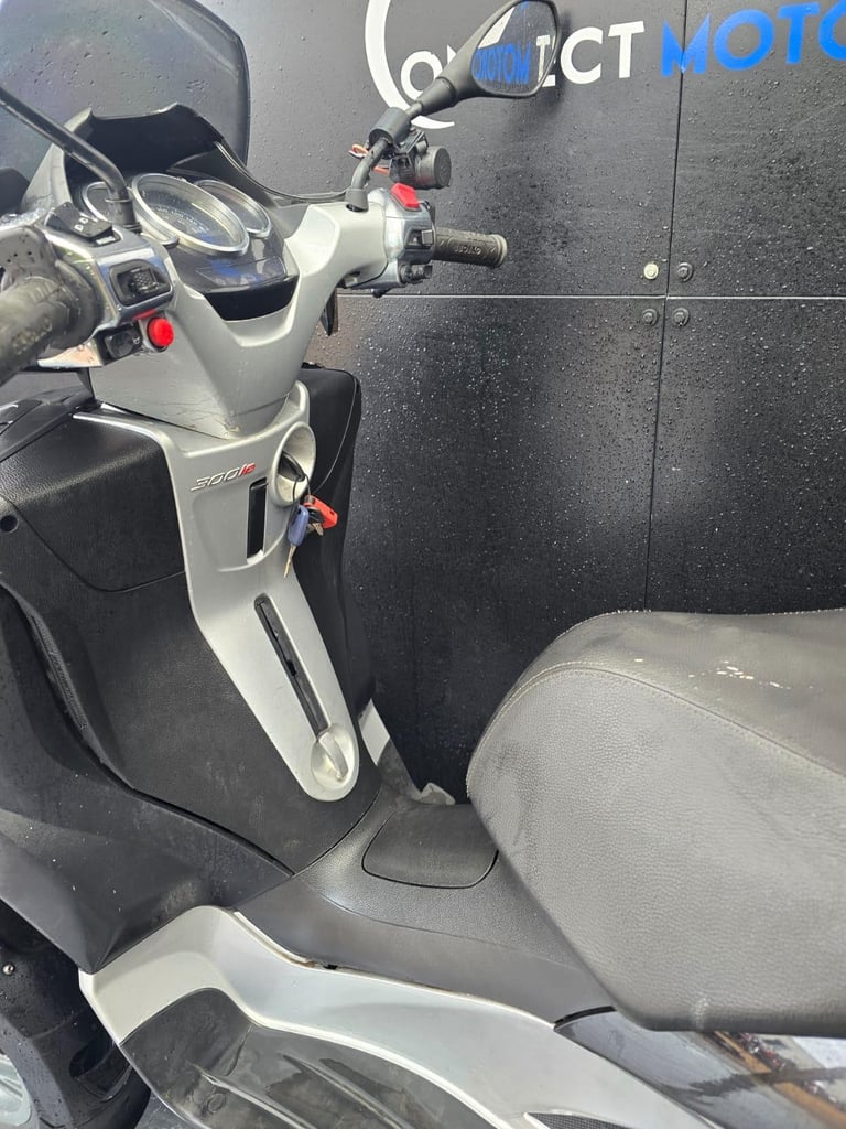 PIAGGIO MP3 300 YOURBAN LT PROJECT BIKE HPI CLEAR