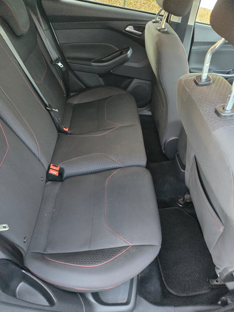 Ford, FOCUS, Hatchback, 2015, Manual, 999 (cc), 5 doors