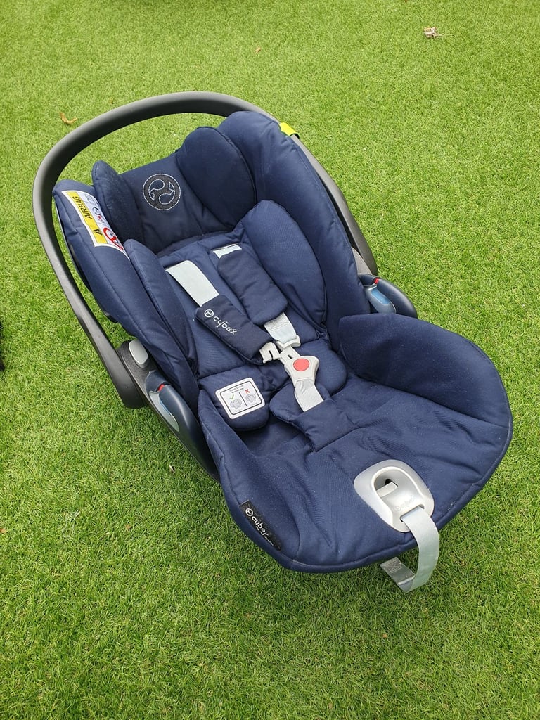 Cybex Cloud Z i-Size Baby Seat and 360 Swivel Isofix Base Z