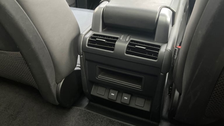 2023 Land Rover Defender Estate 2.0 P300 X-Dynamic HSE 90 3dr Auto SUV Petrol Automatic