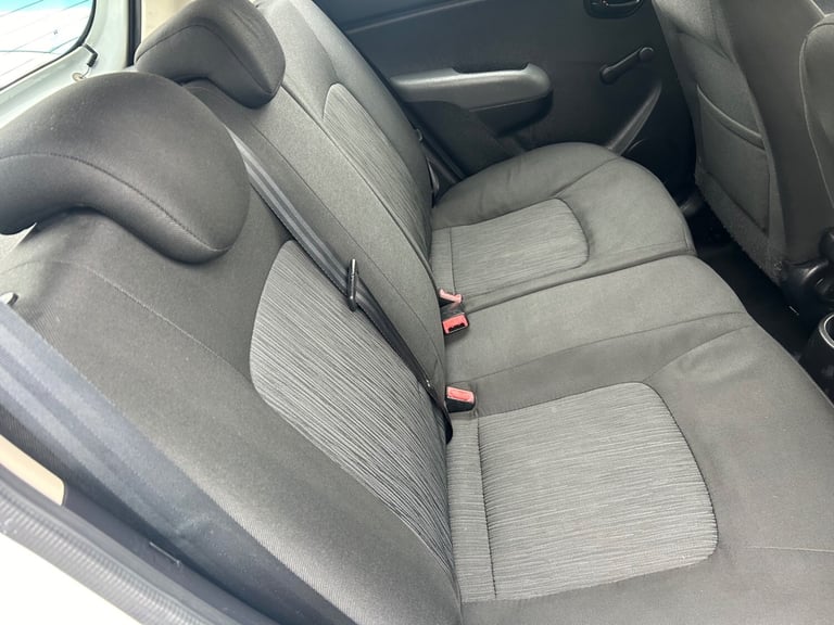 2011 Hyundai i10 1.2 Classic 5dr LOW MILEAGE CHEAP ROAD TAX HATCHBACK Petrol Manual