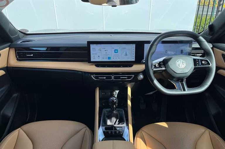 2024 MG MG HS 1.5 T-GDI Trophy 5dr ESTATE PETROL Manual